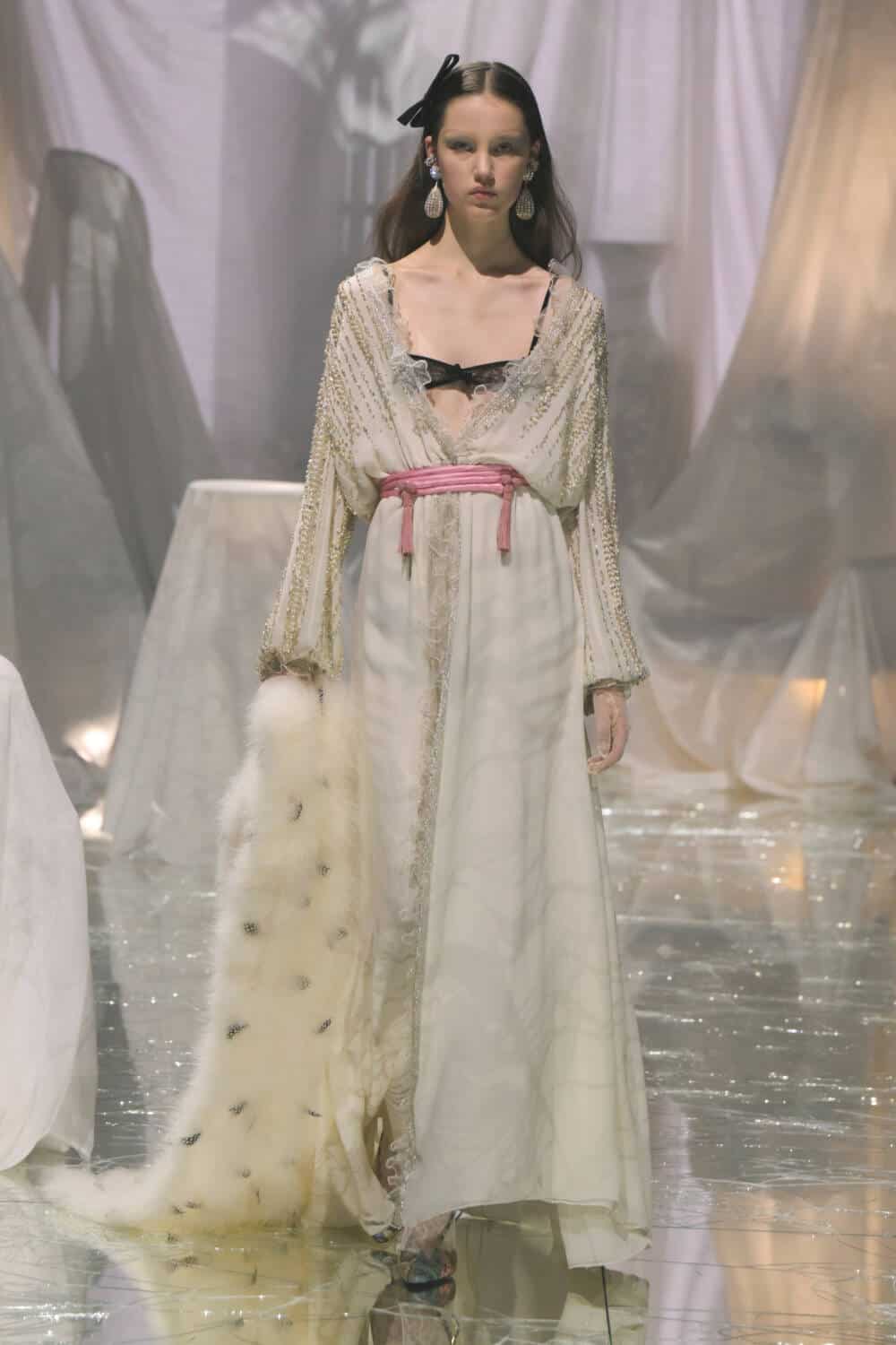 ワンピース VALENTINO SS25 Dresses (6B0VADH51CF AUY) JIXXY | Valentino SS25 Fashion Show By Alessandro Michele